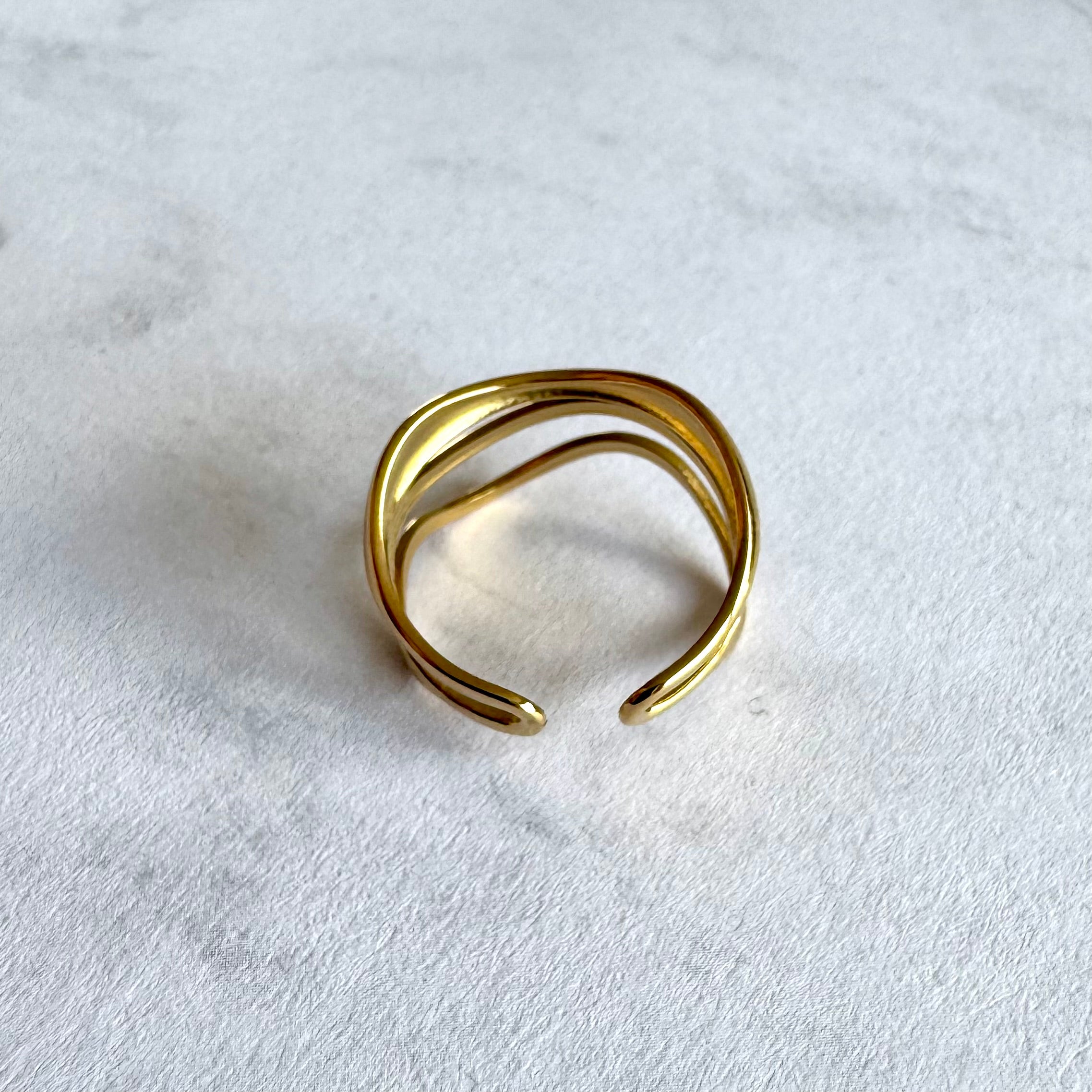 Geschwungener 18K Vergoldeter Ring Wasserfest Edelstahl 316L Verstellbar