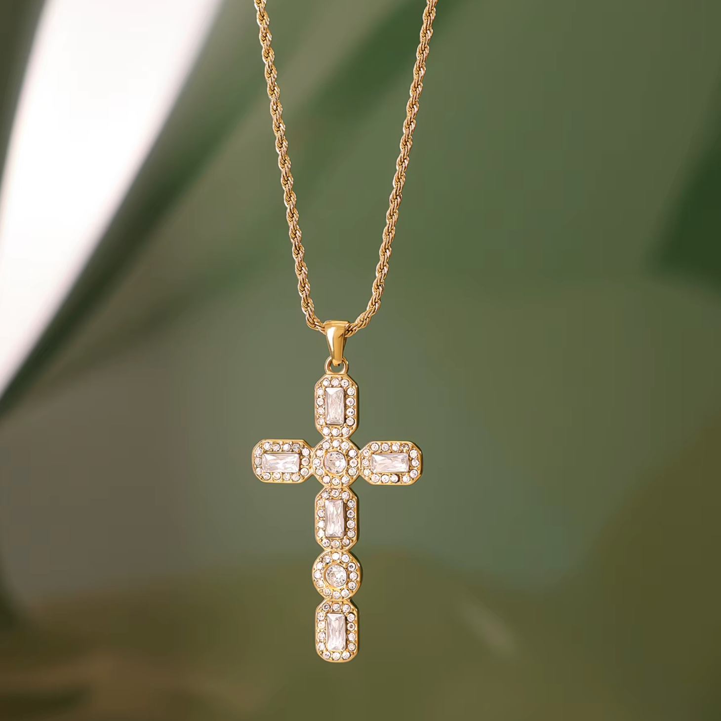 Halskette Suarez Kreuz Zirkonia 18K Vergoldet Wasserfest Edelstahl 316L