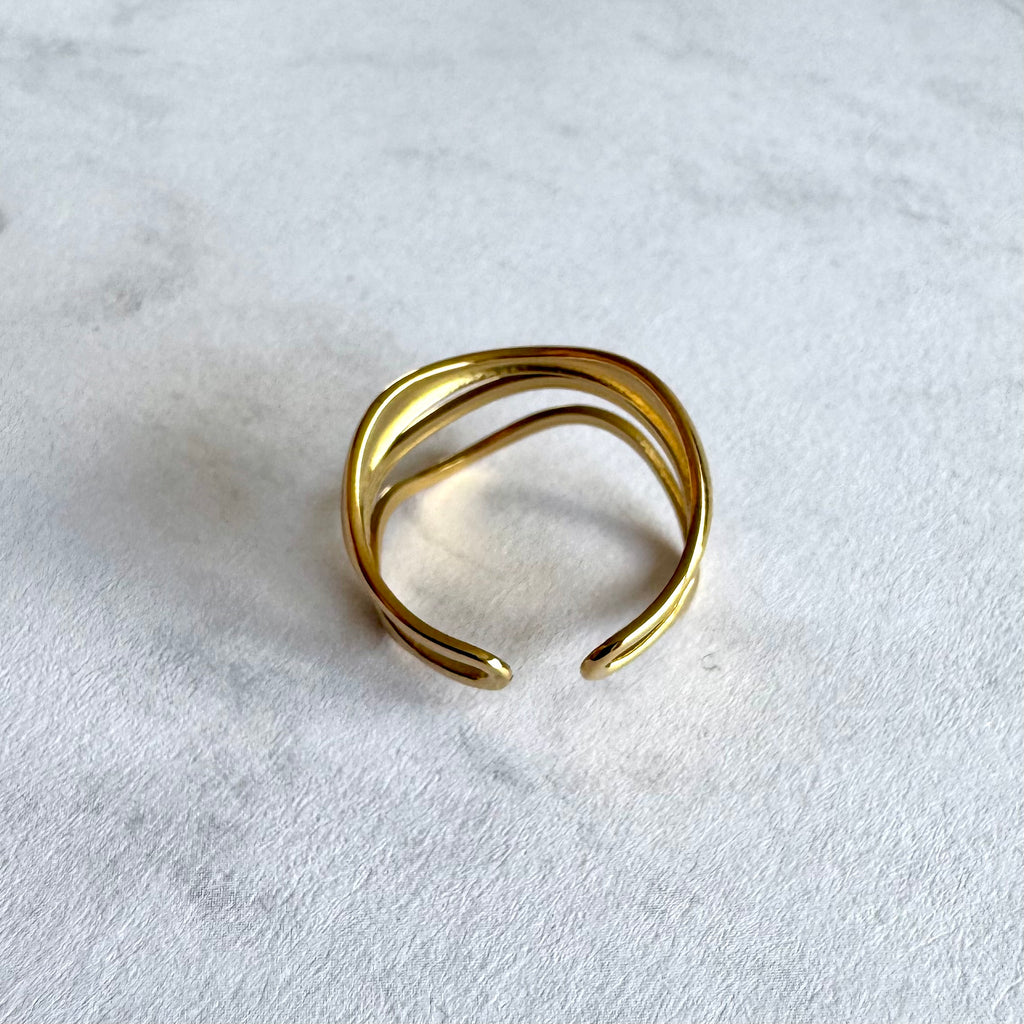 Geschwungener 18K Vergoldeter Ring Wasserfest Edelstahl 316L Verstellbar linke Vorderseite Rückseite Produktansicht