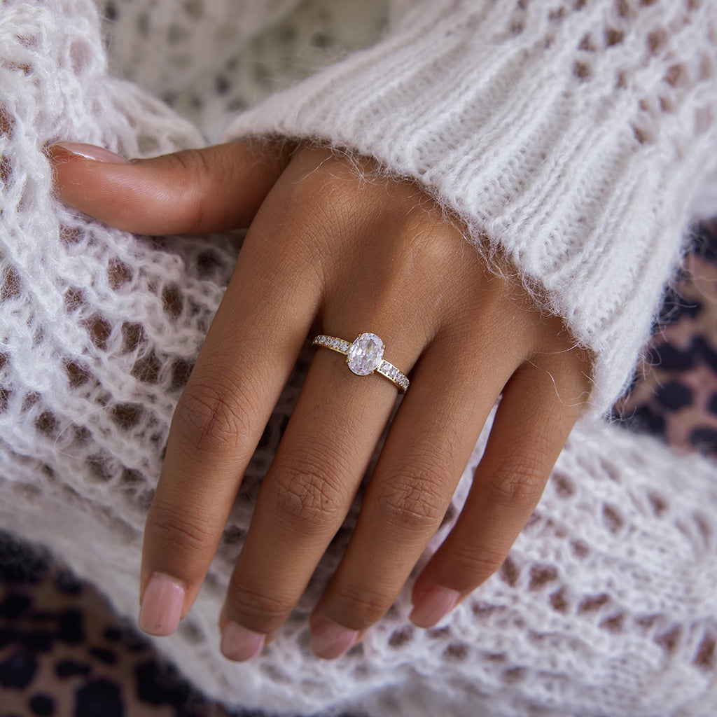 Ring Eternara Pavé Solitär 18K Vergoldet Halb Eternity Wasserfest Edelstahl 316L Oval Weiß
