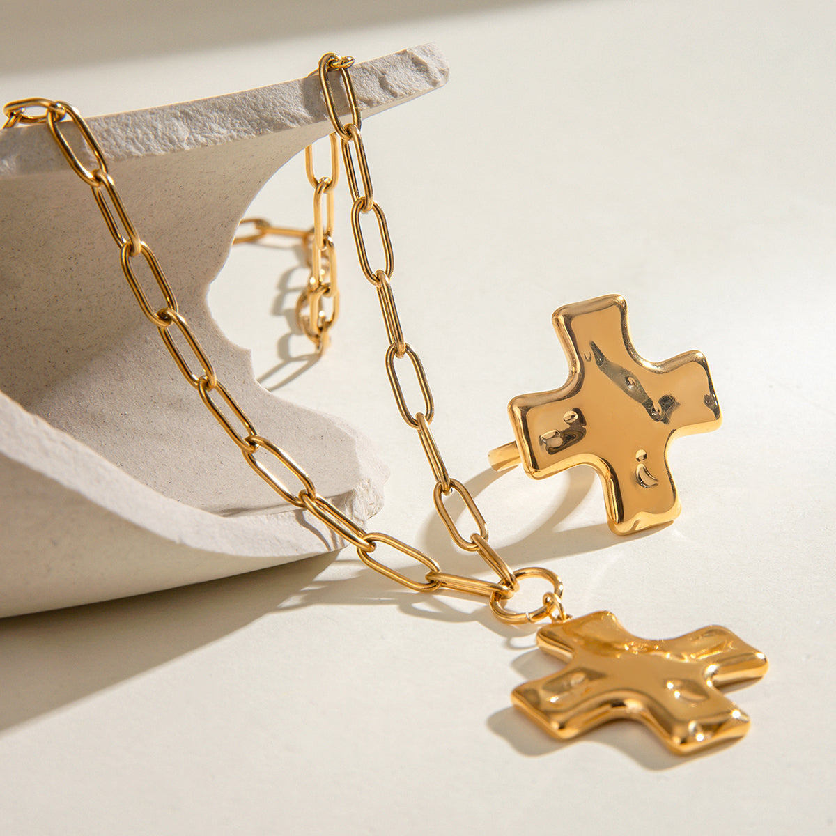 Halskette "Malta" 18K Vergoldet Kreuz Anhänger Verstellbar Wasserfest Edelstahl 316L