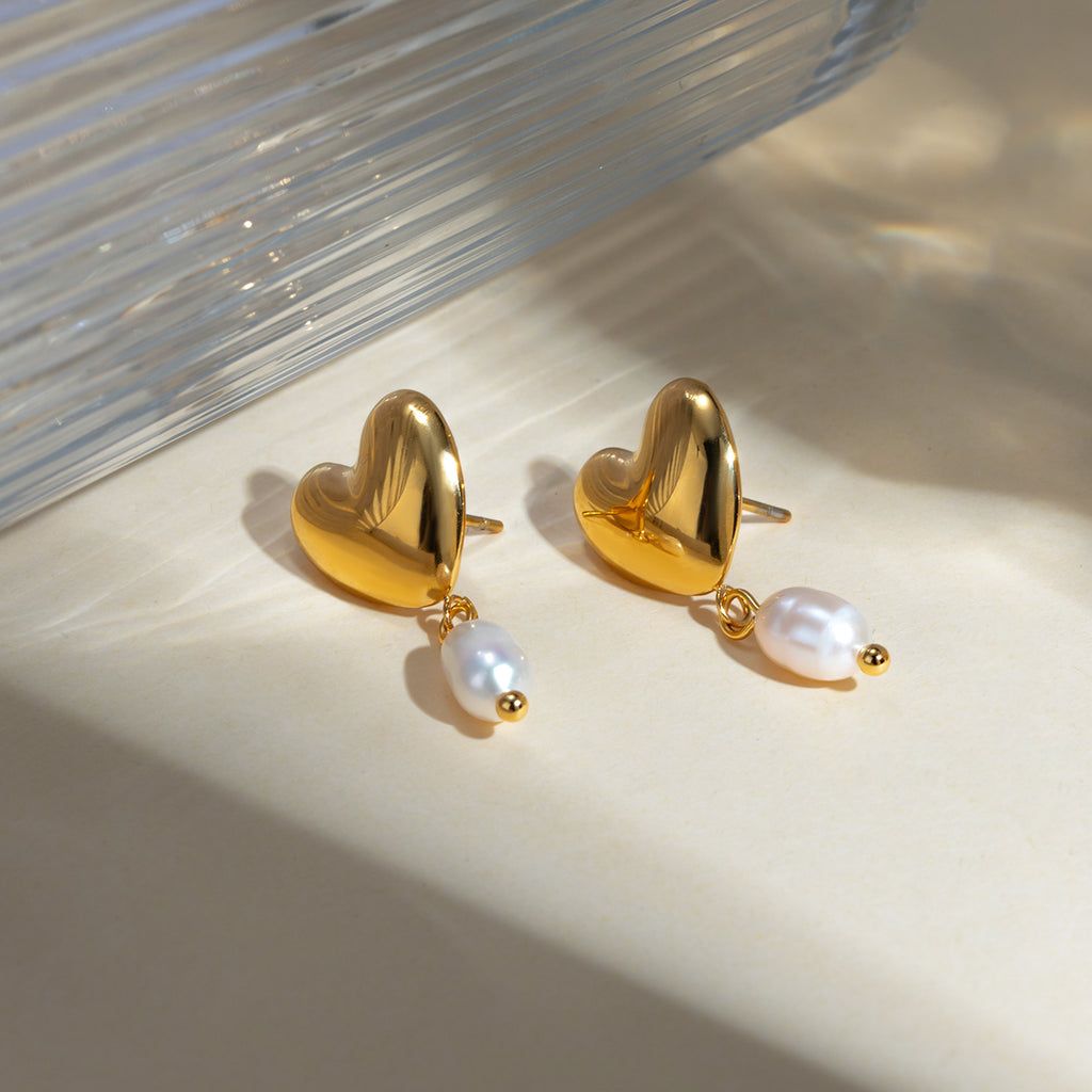 Ohrstecker Venezara Herz Perle 18K Vergoldet Wasserfest Edelstahl 316L Süßwasserperle