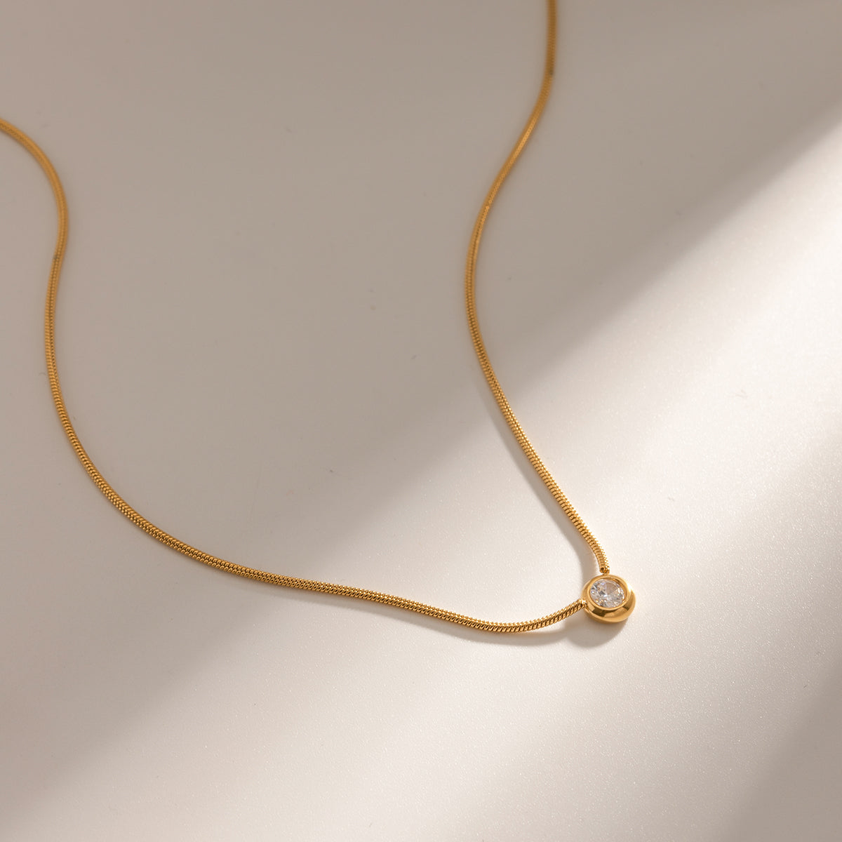 Schlangenkette  18K Vergoldet mit Zirkonia-Anhänger Wasserfest Edelstahl 316L Premium