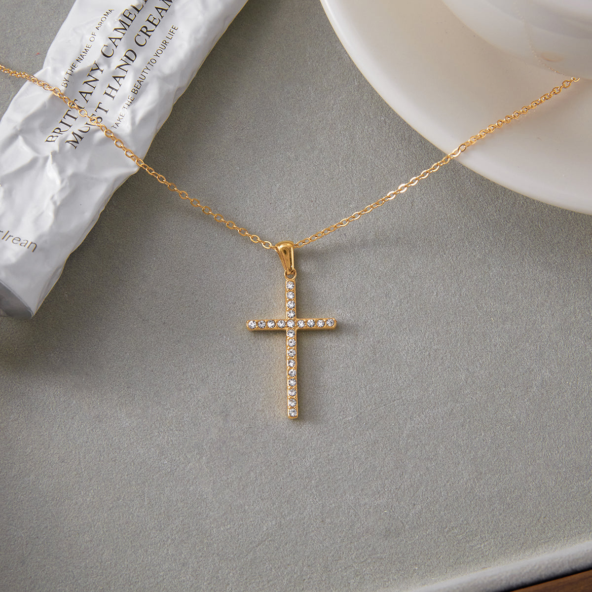 Halskette Kreuz Zirkonia 18K Vergoldet Wasserfest Edelstahl 316L Elegant